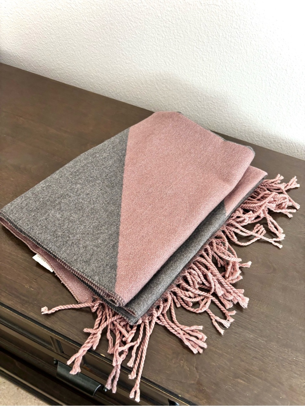 Pretty Persuasions Womens Scarf Wrap Pink Gray Soft Fringed Colorblock OS